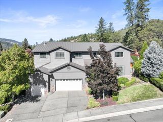 305 Woodville Way, Rogue River, OR 97537