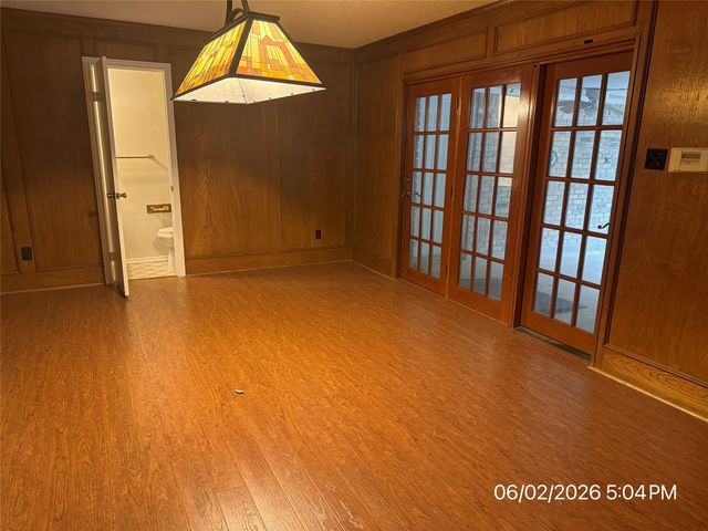 103 Red Bud Court, Oak Leaf, TX 75154