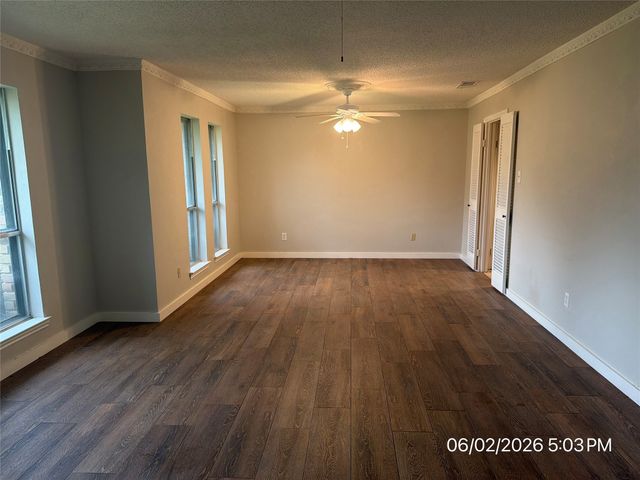 103 Red Bud Court, Oak Leaf, TX 75154