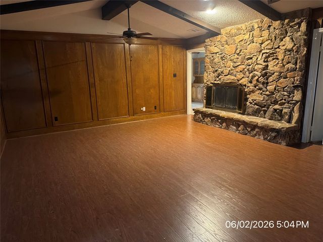 103 Red Bud Court, Oak Leaf, TX 75154