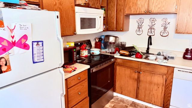 4632 S ARLINGTON PARK DR, West Valley City, UT 84120