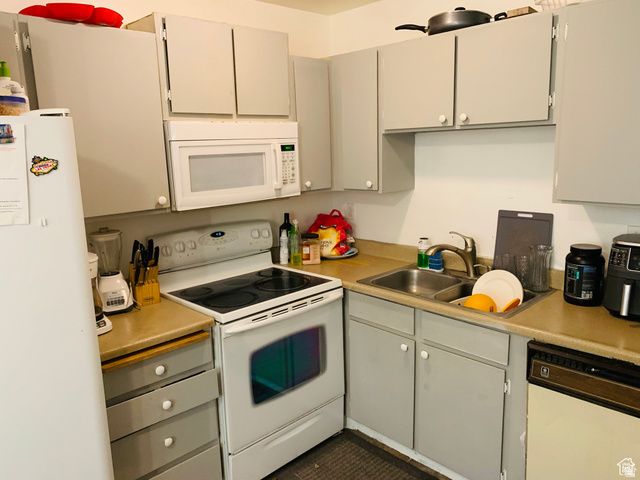 4632 S ARLINGTON PARK DR, West Valley City, UT 84120