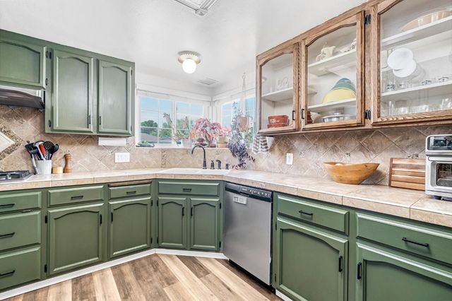 6737 N Harrison Avenue, Fresno, CA 93711