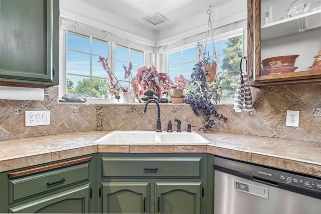 6737 N Harrison Avenue, Fresno, CA 93711