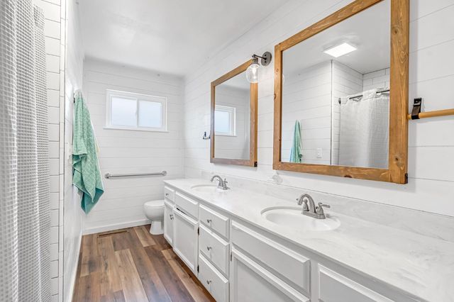 6737 N Harrison Avenue, Fresno, CA 93711