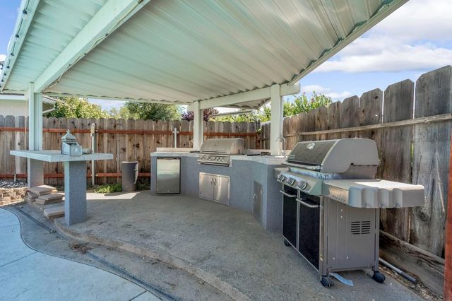 6737 N Harrison Avenue, Fresno, CA 93711