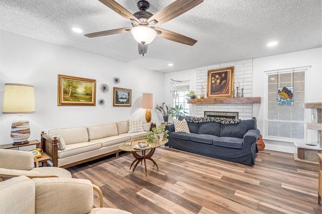 6737 N Harrison Avenue, Fresno, CA 93711