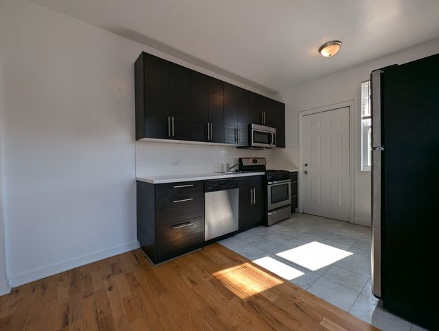 2347 N Drake Avenue 2, Chicago, IL 60647