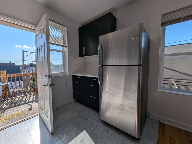 2347 N Drake Avenue 2, Chicago, IL 60647