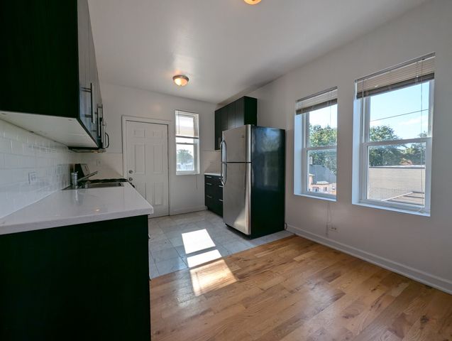 2347 N Drake Avenue 2, Chicago, IL 60647