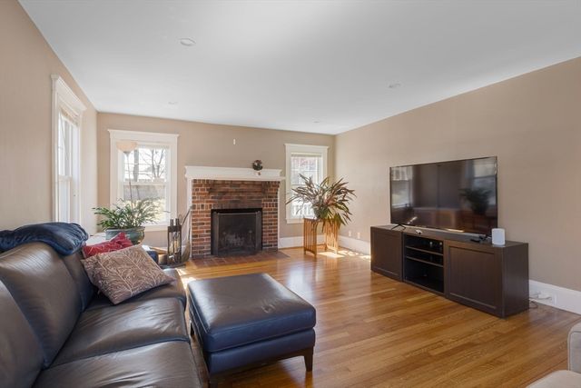 428 Boylston St, Brookline, MA 02445