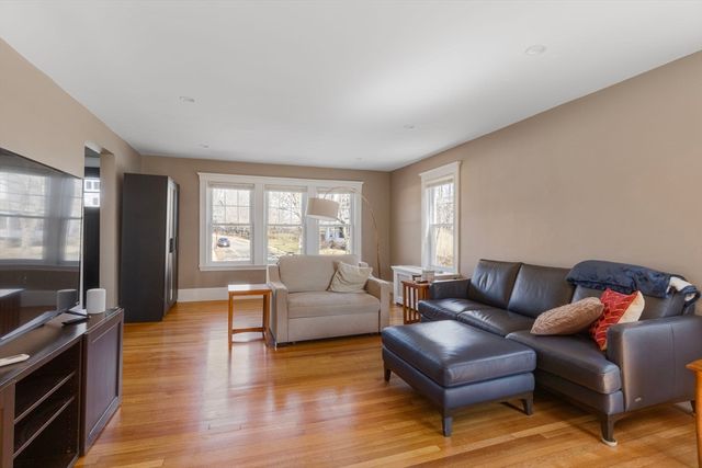 428 Boylston St, Brookline, MA 02445