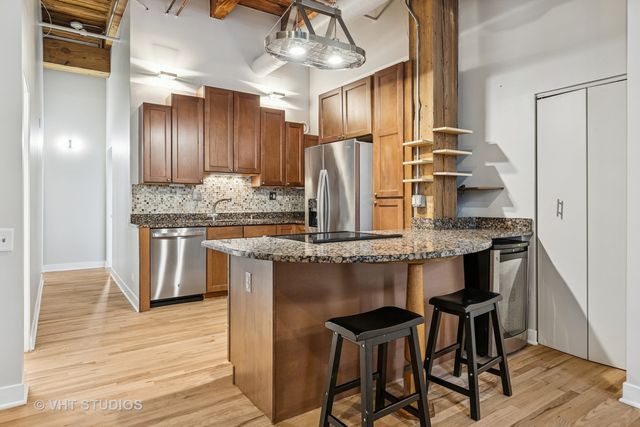 331 S PEORIA Street 206, Chicago, IL 60607