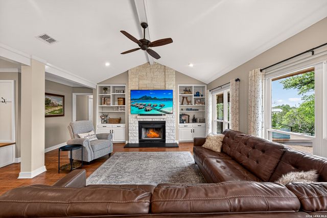 104 WILD CHERRY LN, Boerne, TX 78006