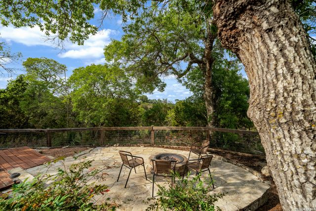 104 WILD CHERRY LN, Boerne, TX 78006