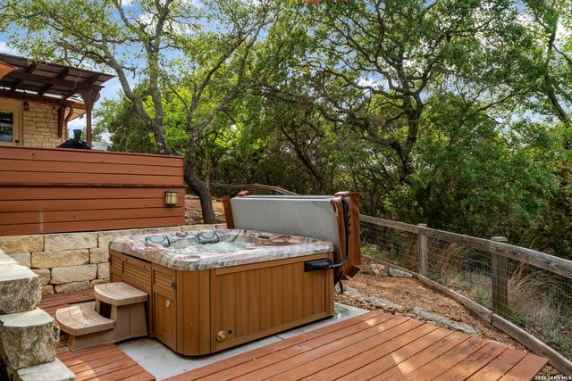 104 WILD CHERRY LN, Boerne, TX 78006