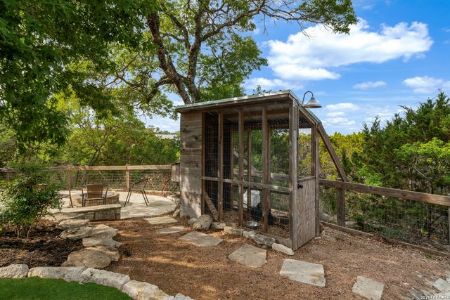 104 WILD CHERRY LN, Boerne, TX 78006