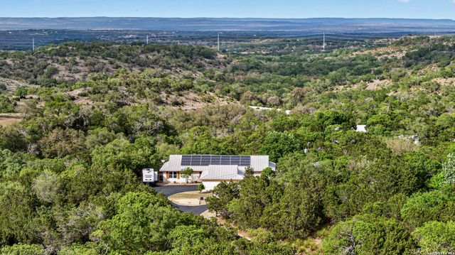 104 WILD CHERRY LN, Boerne, TX 78006