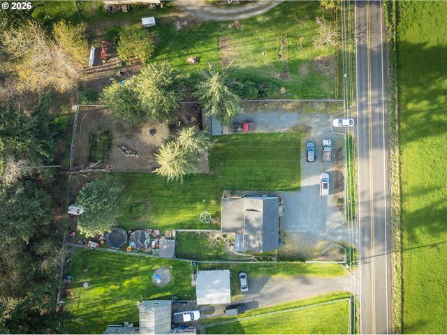 17673 S HATTAN Rd, Oregon City, OR 97045