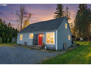 17673 S HATTAN Rd, Oregon City, OR 97045