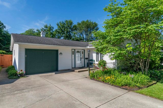 1936 Piedmont Way, South Bend, IN 46614