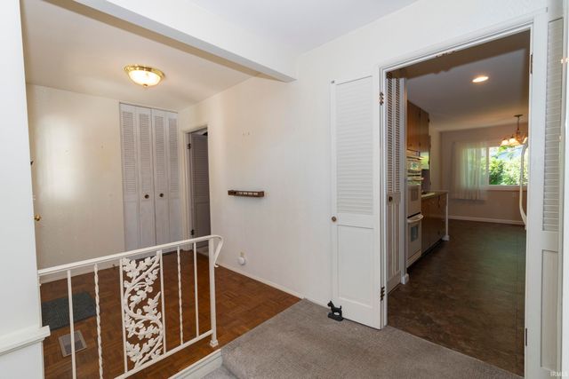 1936 Piedmont Way, South Bend, IN 46614