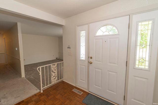 1936 Piedmont Way, South Bend, IN 46614