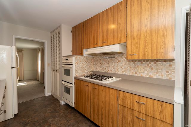 1936 Piedmont Way, South Bend, IN 46614