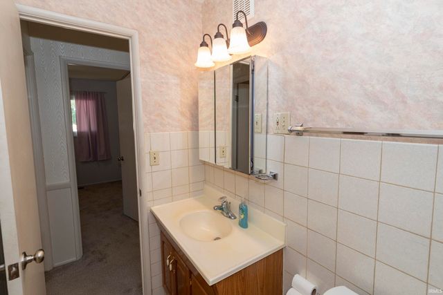 1936 Piedmont Way, South Bend, IN 46614