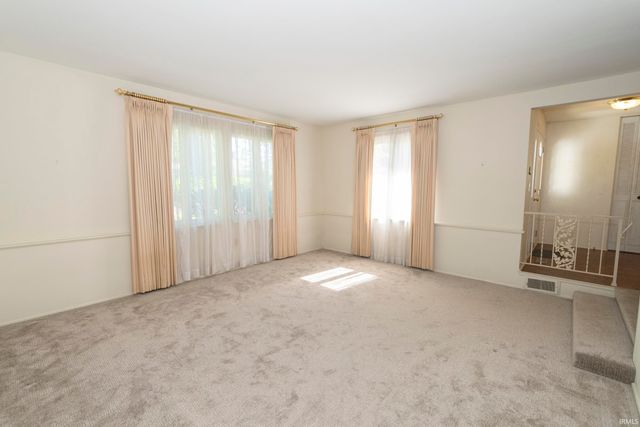 1936 Piedmont Way, South Bend, IN 46614