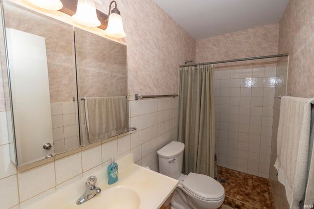 1936 Piedmont Way, South Bend, IN 46614