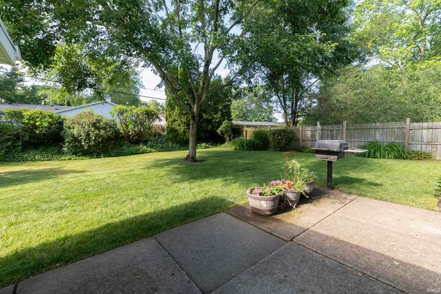 1936 Piedmont Way, South Bend, IN 46614