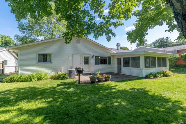 1936 Piedmont Way, South Bend, IN 46614