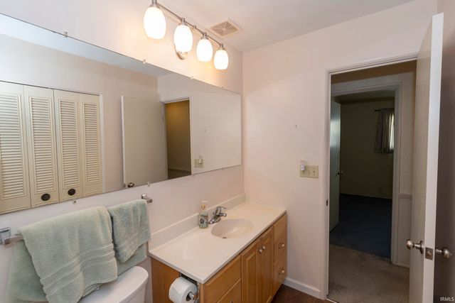 1936 Piedmont Way, South Bend, IN 46614