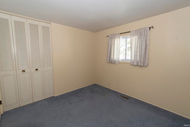1936 Piedmont Way, South Bend, IN 46614
