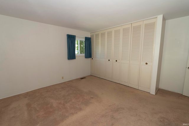 1936 Piedmont Way, South Bend, IN 46614