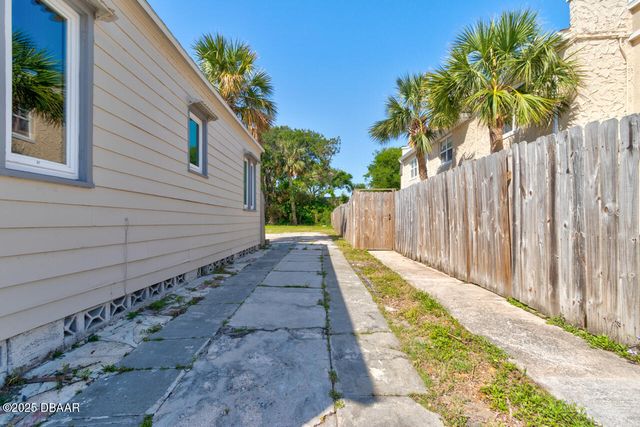 425 N Oleander Avenue, Daytona Beach, FL 32118