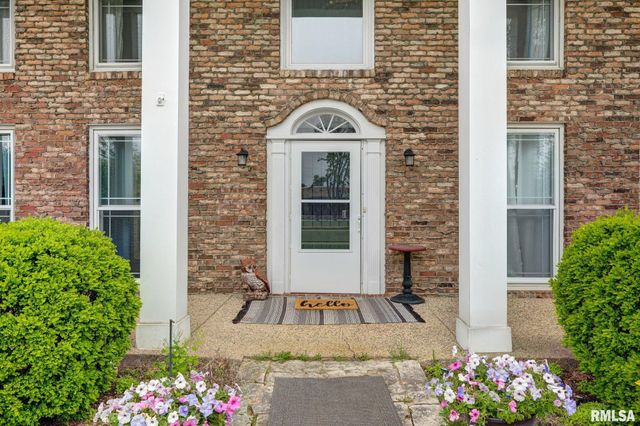 6024 N KNOXVILLE Avenue, Peoria, IL 61614