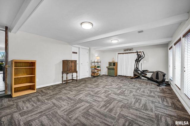 6024 N KNOXVILLE Avenue, Peoria, IL 61614