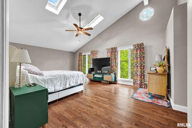 6024 N KNOXVILLE Avenue, Peoria, IL 61614