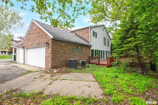 6024 N KNOXVILLE Avenue, Peoria, IL 61614