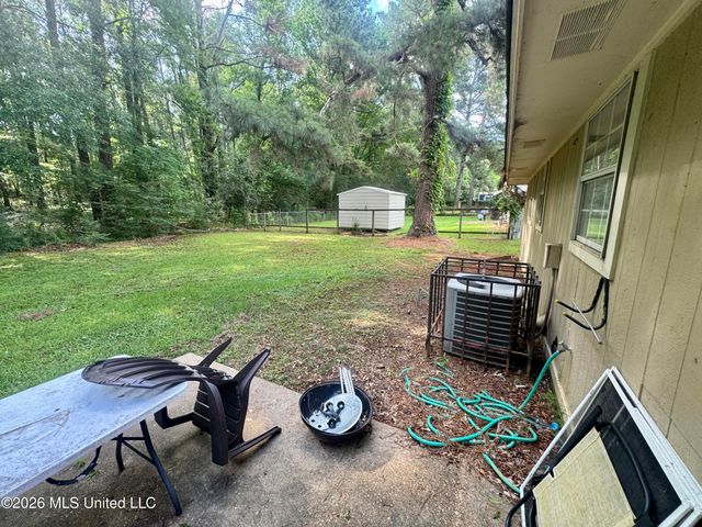3927 Lost Lake Circle, Jackson, MS 39212