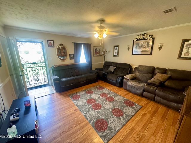 3927 Lost Lake Circle, Jackson, MS 39212
