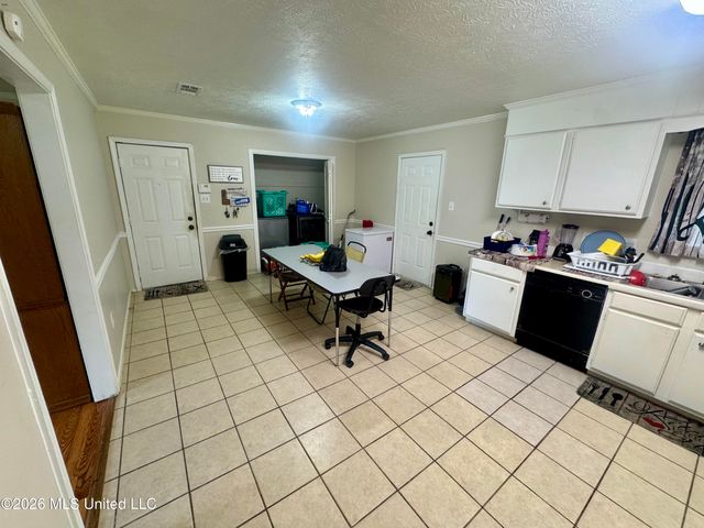 3927 Lost Lake Circle, Jackson, MS 39212