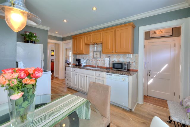 1005 S Crest Road, Rossville, GA 30741