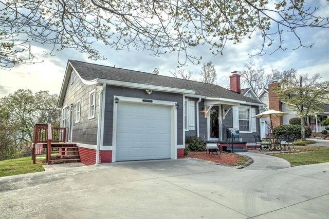 1005 S Crest Road, Rossville, GA 30741