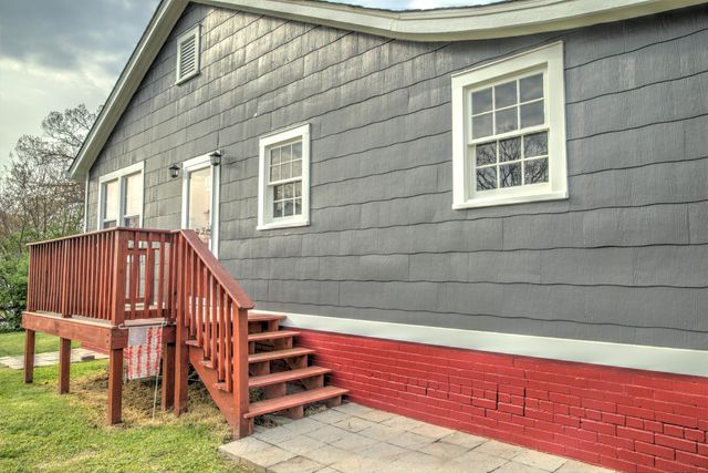 1005 S Crest Road, Rossville, GA 30741