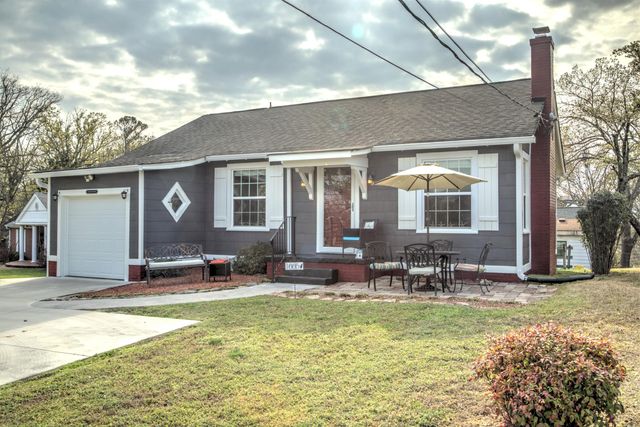 1005 S Crest Road, Rossville, GA 30741