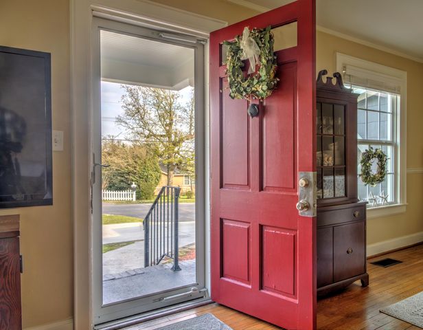 1005 S Crest Road, Rossville, GA 30741