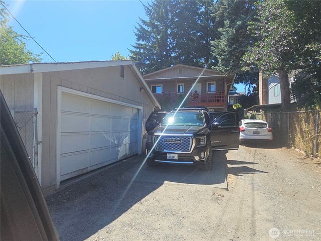1349 S Highland Drive, Tacoma, WA 98465